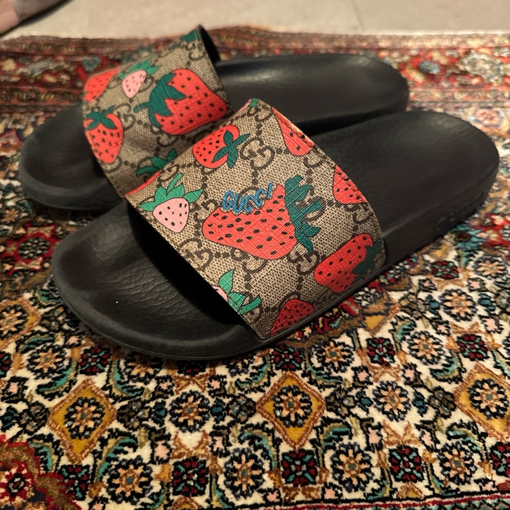 Gucci Black and Multicolor Strawberry Slides - Picture 2 of 8
